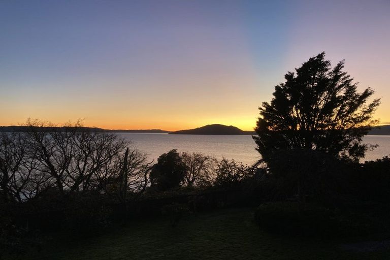 Photo of property in 18 Vista Place, Kawaha Point, Rotorua, 3010