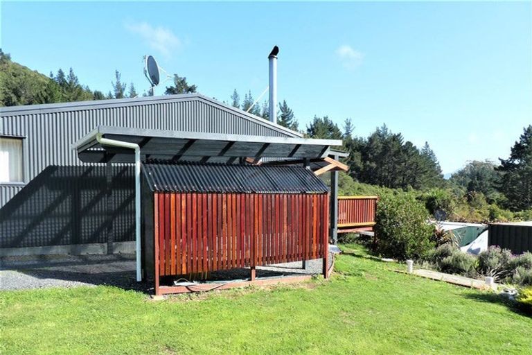 Photo of property in 102 Boons Valley Road, Waikawa, Picton, 7220