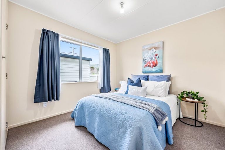 Photo of property in 2 Guiness Street, Avalon, Lower Hutt, 5011