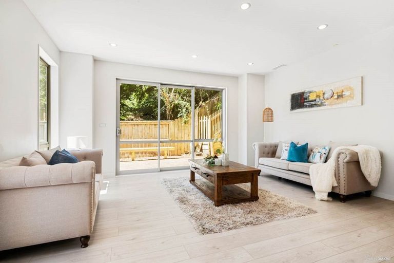 Photo of property in 29 Corricvale Way, Northcross, Auckland, 0630