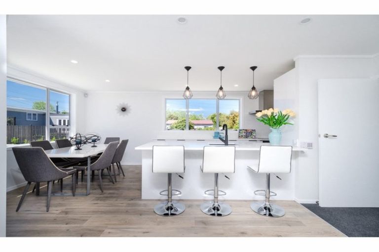 Photo of property in 16a Tapu Road, Huapai, Kumeu, 0810