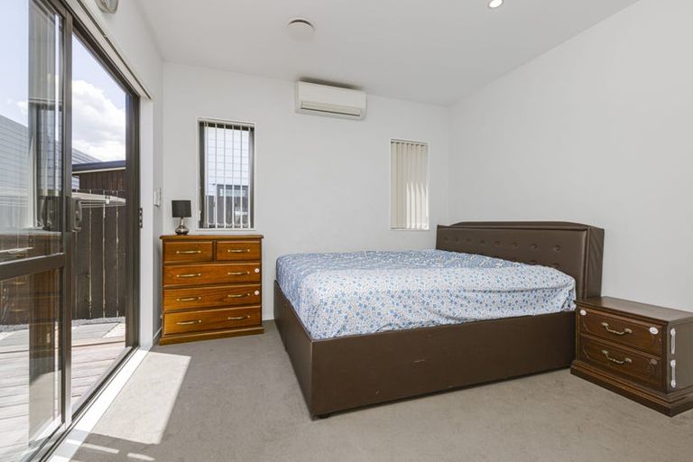 Photo of property in 4 Beardmore Lane, Papakura, 2110