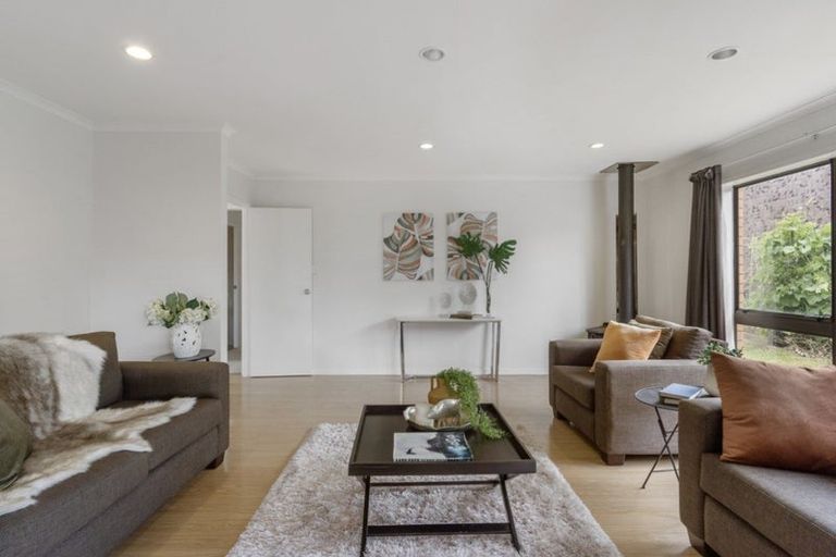 Photo of property in 4 Baronie Court, Half Moon Bay, Auckland, 2012