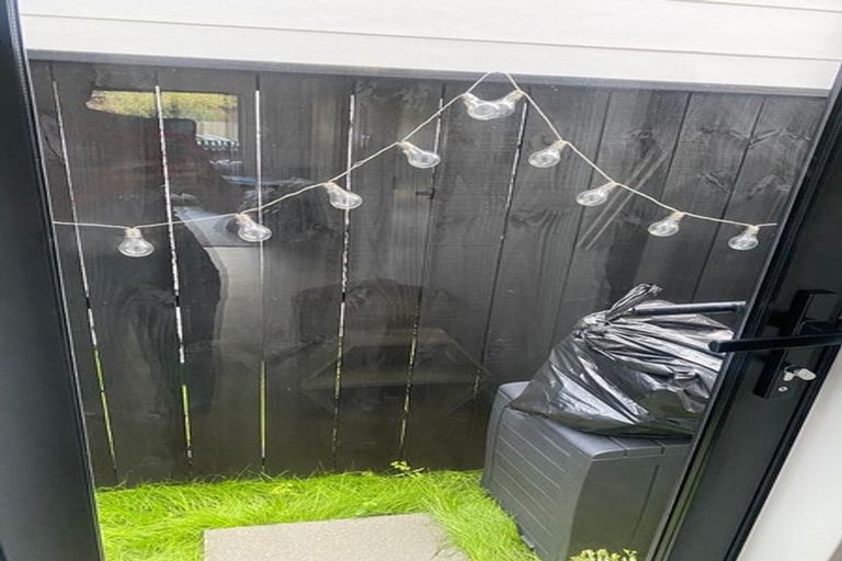 Photo of property in 2/2 Anthony Place, Pakuranga, Auckland, 2010