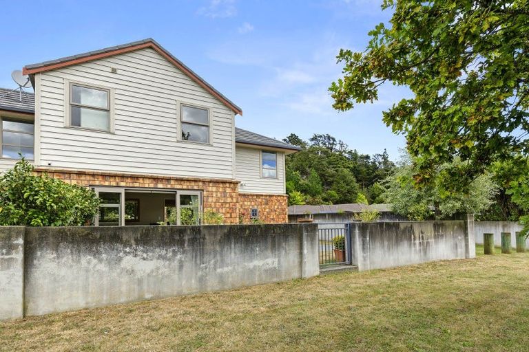 Photo of property in 50 Evergreen Crescent, Trentham, Upper Hutt, 5018