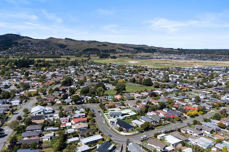 Photo of property in 48 Stanton Crescent, Hoon Hay, Christchurch, 8025