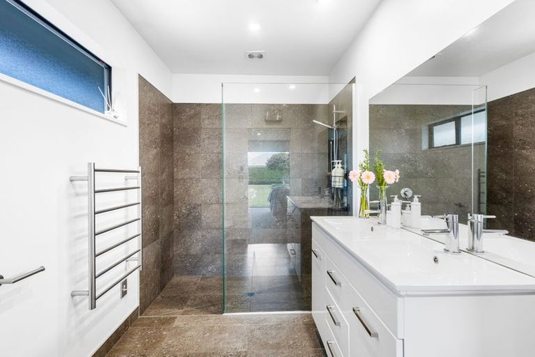 Photo of property in 10 Elizabeth Allen Drive, West Melton, 7618