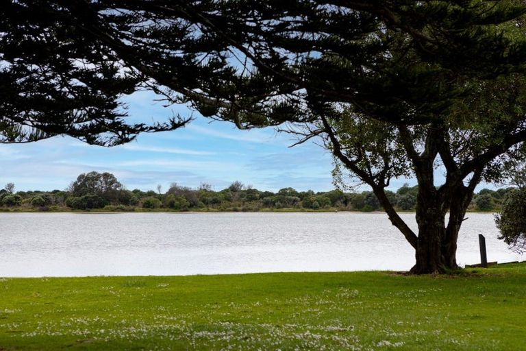 Photo of property in 35 Waione Avenue, Athenree, Waihi Beach, 3177