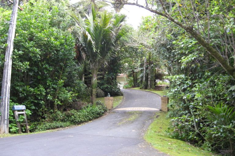 Photo of property in 63 Bush Road, Waiatarua, Auckland, 0604