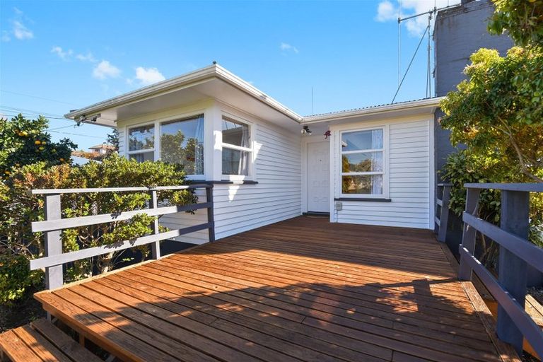 Photo of property in 16 Manapouri Place, Glenview, Hamilton, 3206