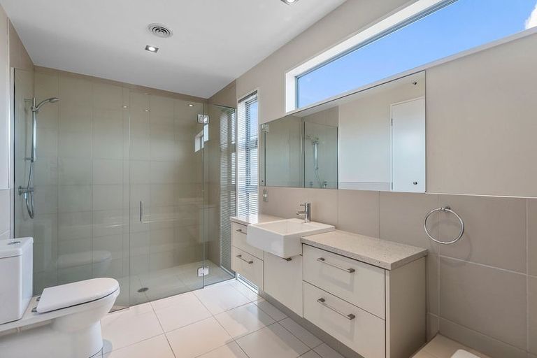 Photo of property in 72 Wai-iti Terrace, Bryndwr, Christchurch, 8052