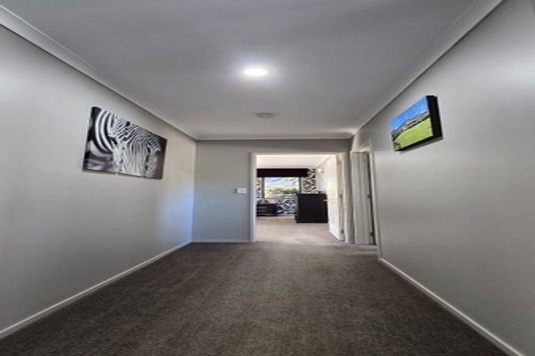 Photo of property in 1 Oaks Place, Te Aroha, 3320