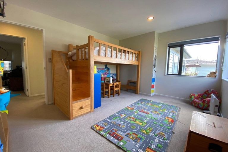 Photo of property in 2/25 Creamer Avenue, Belmont, Auckland, 0622