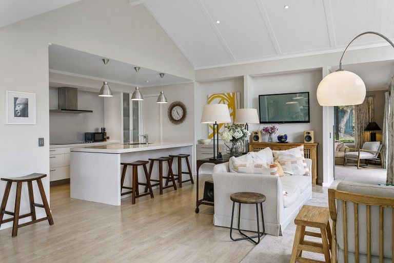 Photo of property in 739 Acacia Bay Road, Acacia Bay, Taupo, 3330