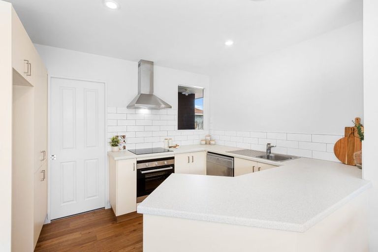 Photo of property in 17c Division Street, Riccarton, Christchurch, 8041