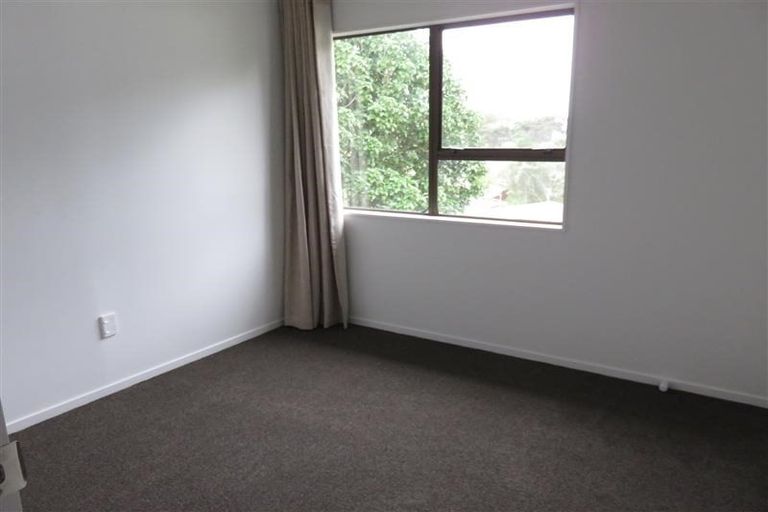 Photo of property in 20 Edgware Road, West Harbour, Auckland, 0618