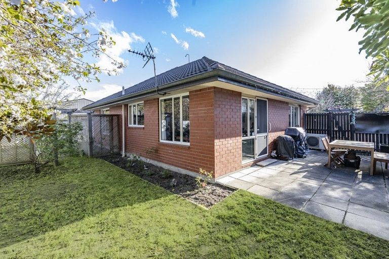 Photo of property in 2/74 Russley Road, Russley, Christchurch, 8042
