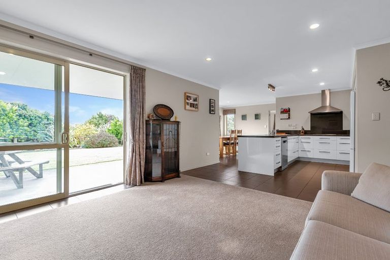 Photo of property in 15 Des Terry Way, Waipu, 0510