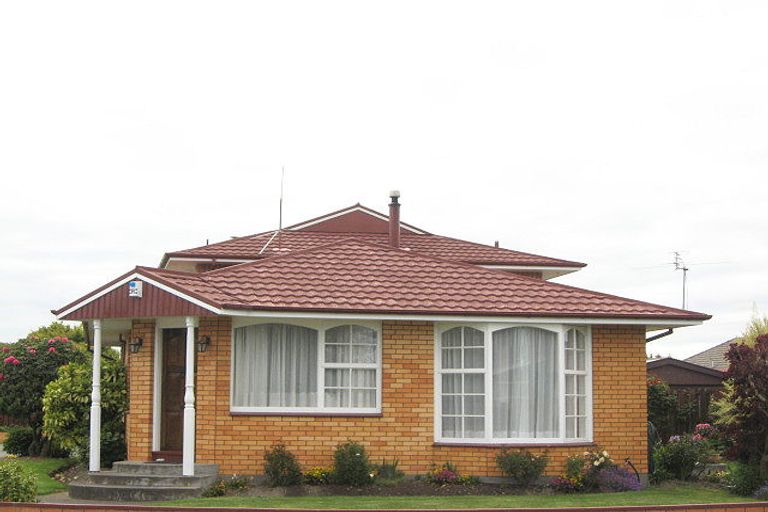 Photo of property in 17 Freebairn Street, Redwood, Christchurch, 8051