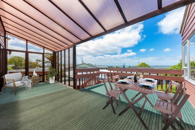 Photo of property in 237 Te Atatu Road, Te Atatu South, Auckland, 0610