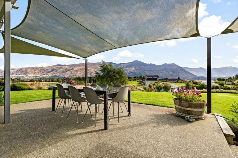 Photo of property in 28 Minaret Ridge, Wanaka, 9305