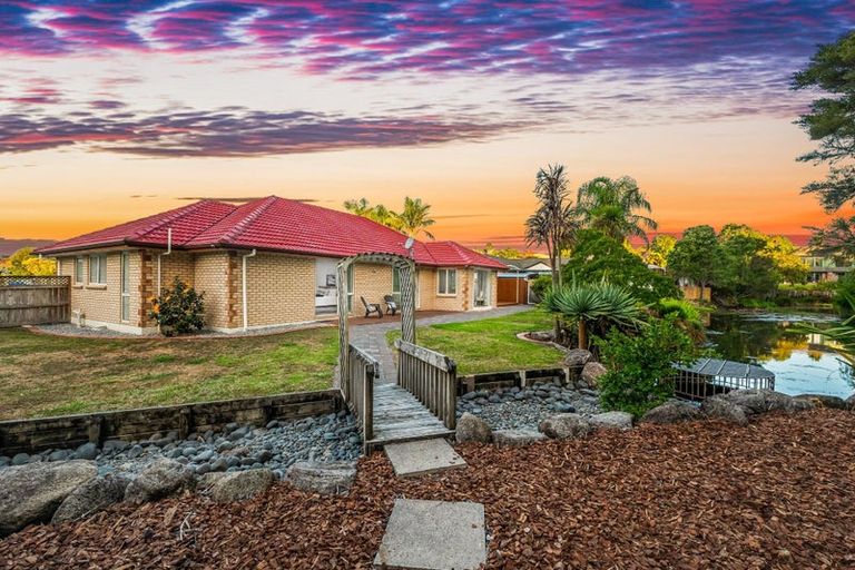 Photo of property in 16 Semillon Avenue, Henderson, Auckland, 0612