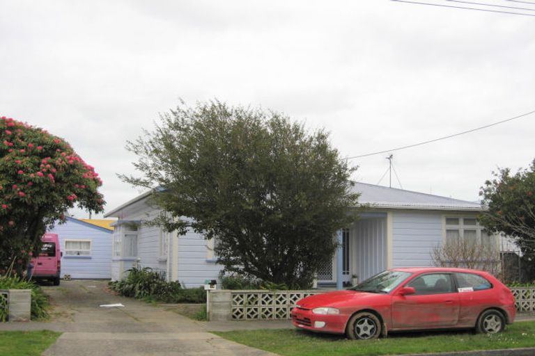 Photo of property in 18 Wilton Street, Levin, 5510