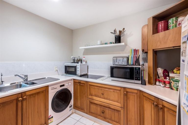 Photo of property in 20 Beechwood Road, Rothesay Bay, Auckland, 0630