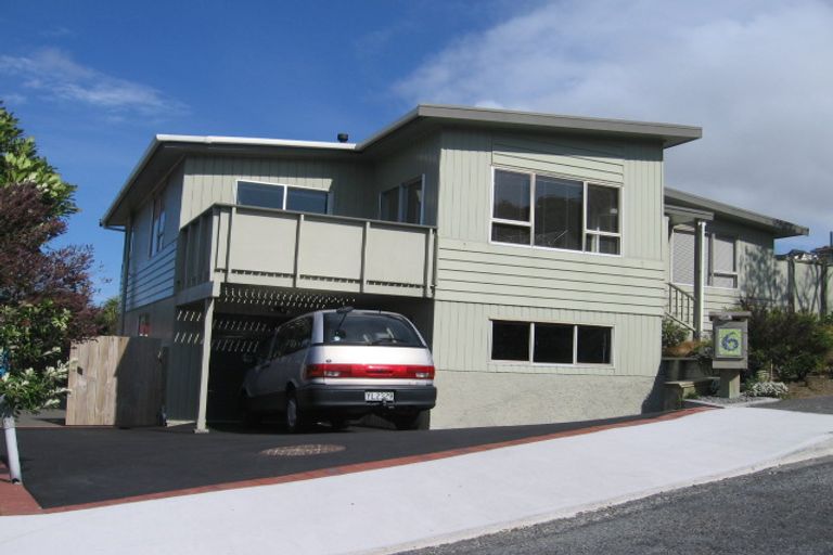 Photo of property in 6 Safari Crescent, Johnsonville, Wellington, 6037