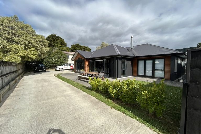 Photo of property in 21a Murray Street, Wallaceville, Upper Hutt, 5018