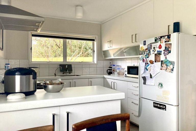 Photo of property in 5/1 Takapu Street, Henderson, Auckland, 0612