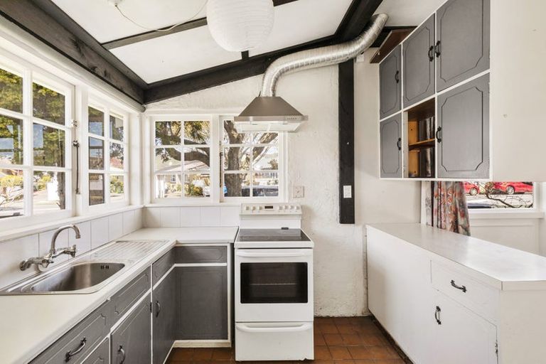 Photo of property in 133 Kings Crescent, Hutt Central, Lower Hutt, 5010