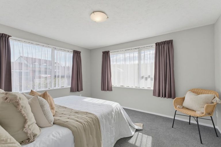 Photo of property in 52 Valecrest Avenue, Parklands, Christchurch, 8083