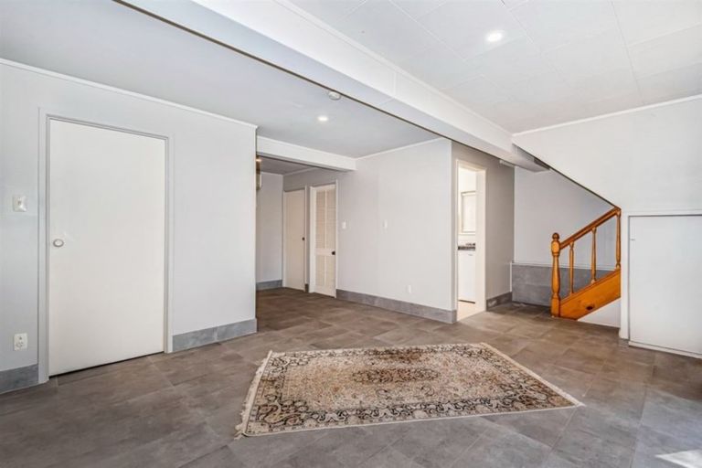 Photo of property in 31 Lingham Crescent, Torbay, Auckland, 0630