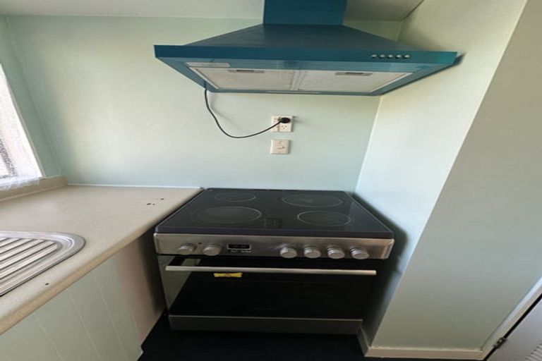 Photo of property in 3/15 Swanson Road, Henderson, Auckland, 0610