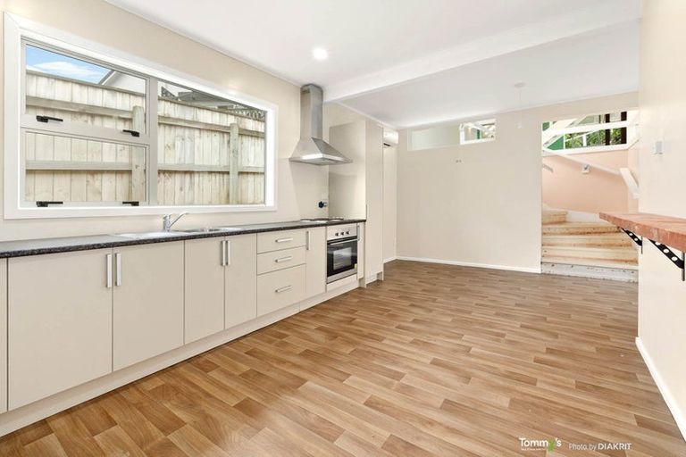 Photo of property in 2/127 Campbell Street, Karori, Wellington, 6012