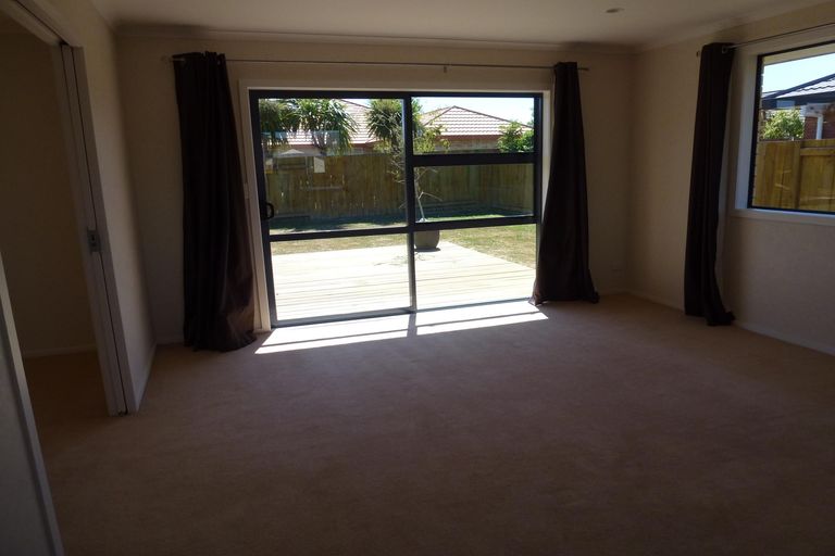 Photo of property in 21 Boston Parade, Kelvin Grove, Palmerston North, 4414