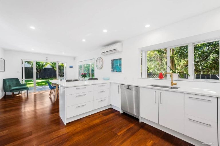 Photo of property in 2/12 Wolsley Avenue, Milford, Auckland, 0620