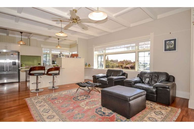 Photo of property in 15 Kotare Heights, Kerikeri, 0230