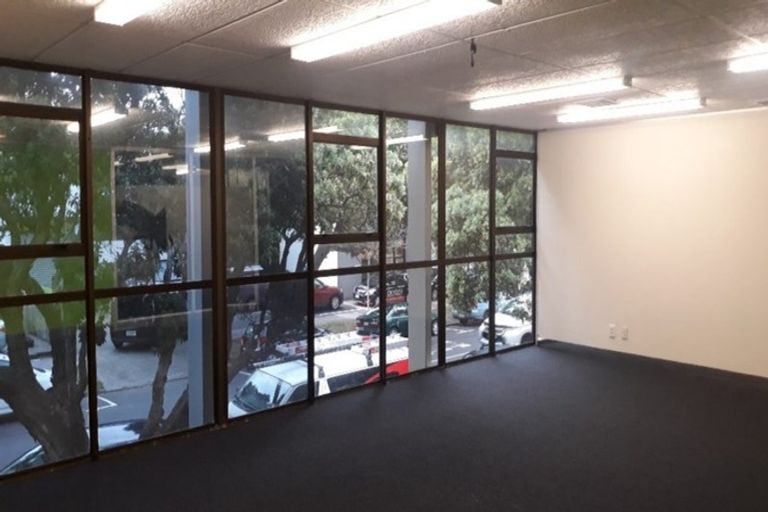 Photo of property in 20 Raroa Road, Kelburn, Wellington, 6012