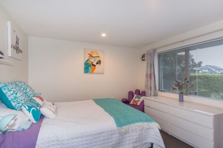 Photo of property in 32 Date Crescent, Aidanfield, Christchurch, 8025