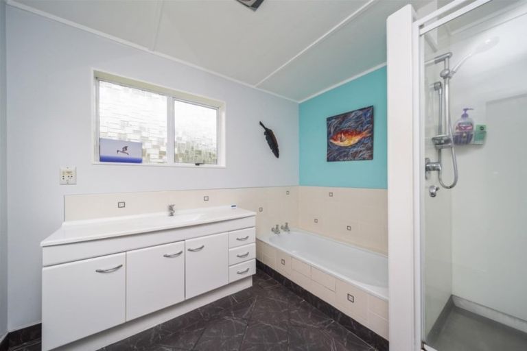 Photo of property in 11 Matai Place, Hawera, 4610