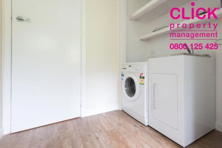 Photo of property in 24 Wharfdale Street, Macandrew Bay, Dunedin, 9014