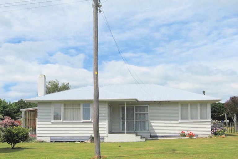 Photo of property in 24 Banks Street, Tolaga Bay, 4077