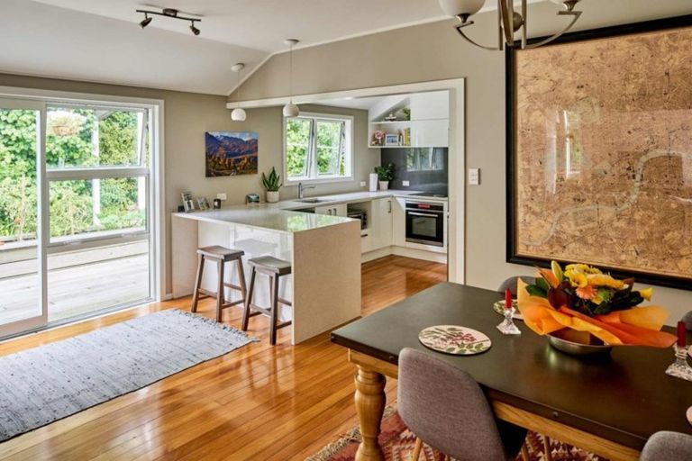 Photo of property in 47 Rona Street, Eastbourne, Lower Hutt, 5013