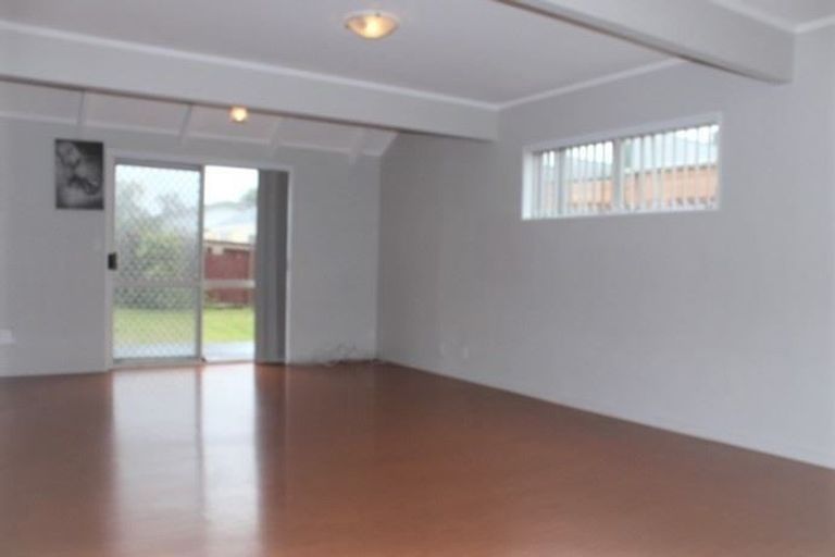 Photo of property in 2/10 Rewa Street, New Lynn, Auckland, 0600