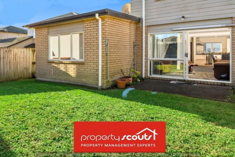 Photo of property in 14 Brashier Circle, Sunnyvale, Auckland, 0612