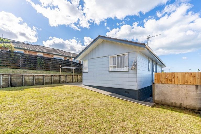 Photo of property in 1 Intrepid Place, Torbay, Auckland, 0630