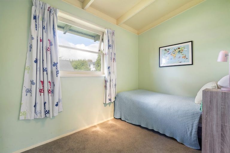 Photo of property in 1/68 Glenvar Road, Torbay, Auckland, 0630