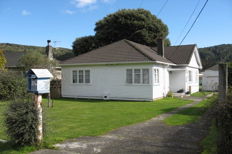 Photo of property in 24 Peel Place, Wainuiomata, Lower Hutt, 5014